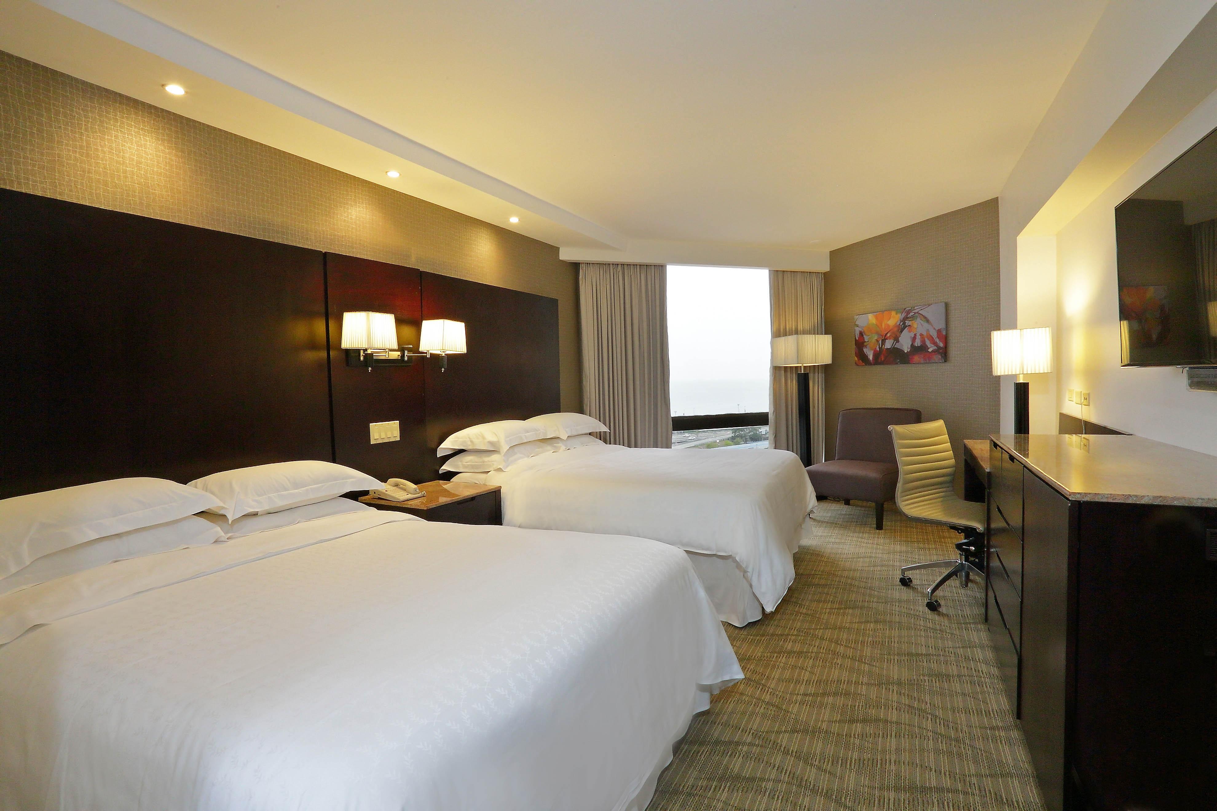 เชอราตัน แกรนด์ ปานามา Hotel ปานามาซิตี้ ภายนอก รูปภาพ A guest room at the Sheraton São Paulo.