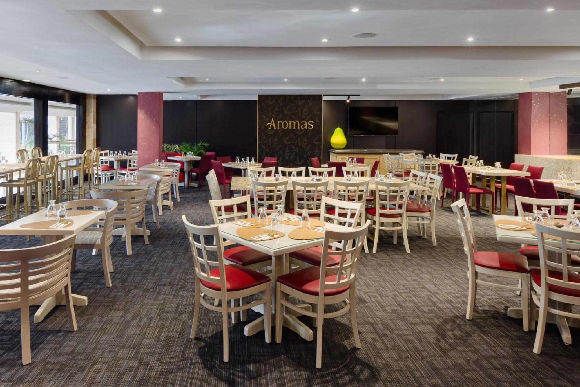เชอราตัน แกรนด์ ปานามา Hotel ปานามาซิตี้ ภายนอก รูปภาพ A restaurant in the airport