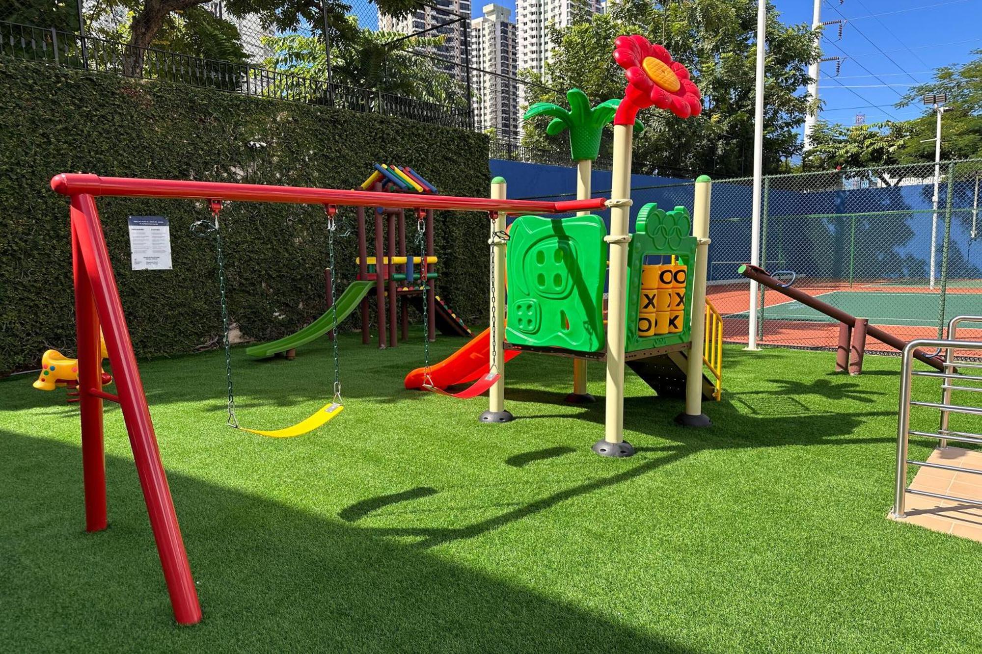 เชอราตัน แกรนด์ ปานามา Hotel ปานามาซิตี้ ภายนอก รูปภาพ Playground at the school